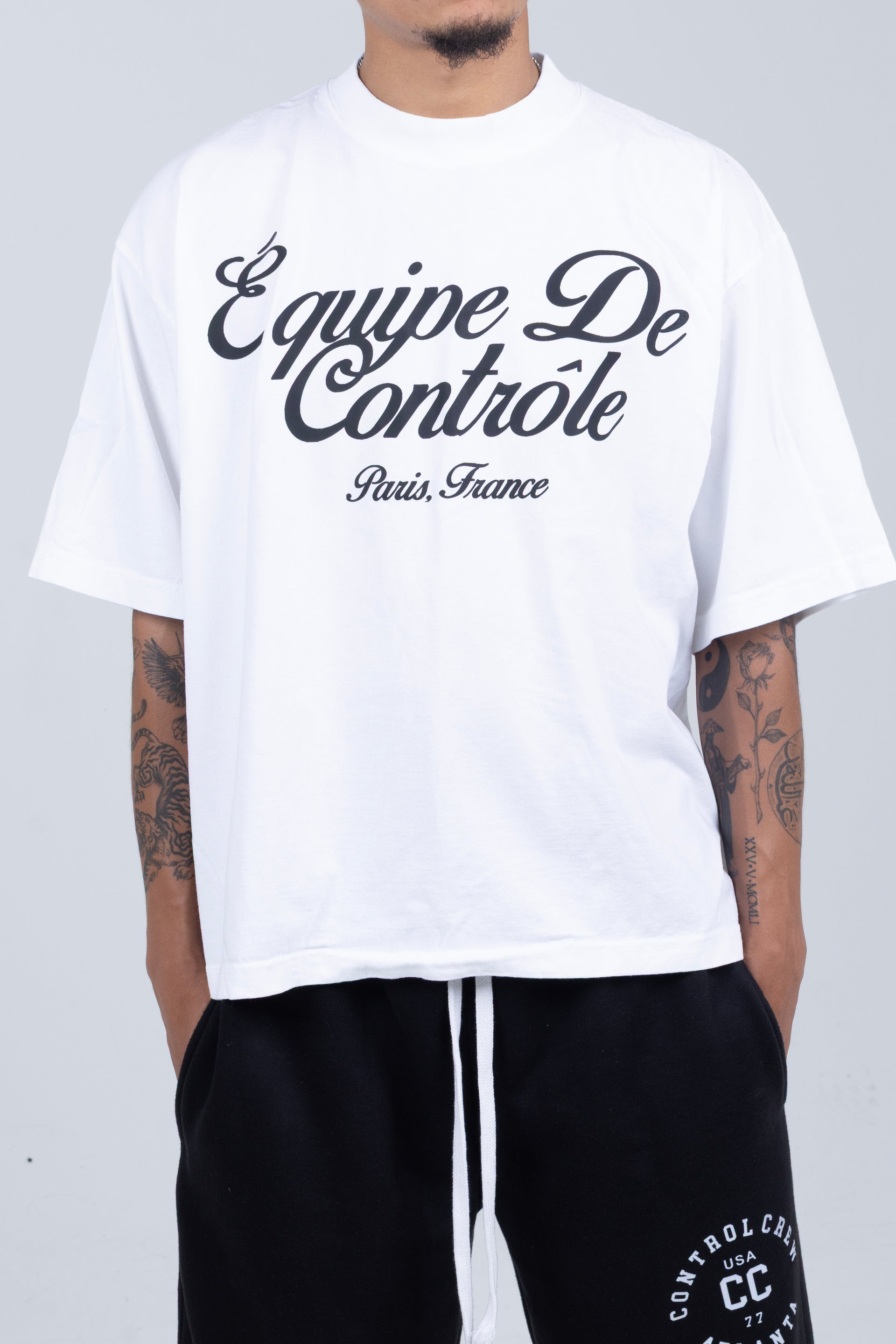 WHITE TEE